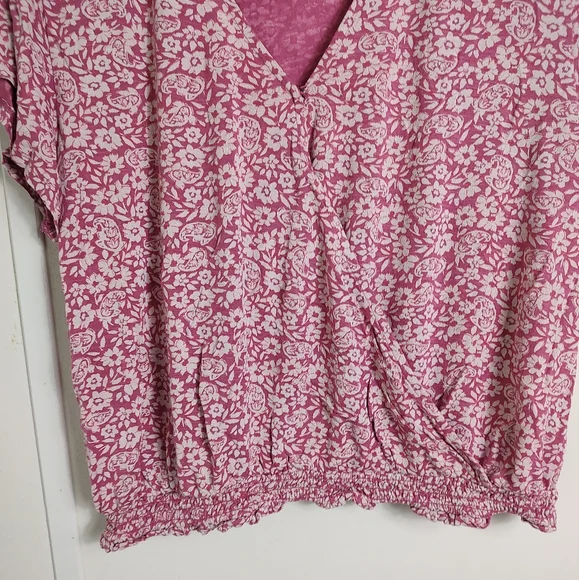 Lucky Brand Pink White Floral Print Top V-neck Short Sleeve Large - Picture 3 of 9